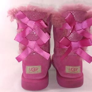 UGG Australia Bailey Bow Splash Girls Size 4 Youth Hot Pink Winter Boots Cozy